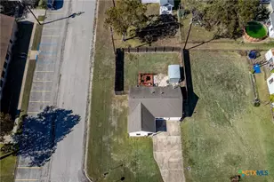 101 Lubbock St, Point Comfort, TX 77978 - Photo 34