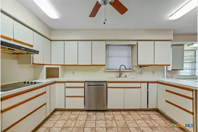 1106 Brookhollow Drive, Port Lavaca, TX 77979 - Photo 8