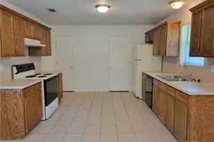 305 Grizzly Trail, Harker Heights, TX 76548 - Photo 2