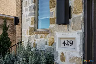 429 Juana Wy, New Braunfels, TX 78132 - Photo 2