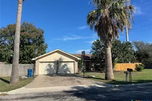 114 Chevy Chase St, Port Lavaca, TX 77979 - Photo 1