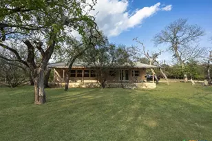 340 Rio Oak, Pipe Creek, TX 78063 - Photo 1