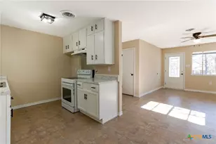 1502 S Main St, Lampasas, TX 76550 - Photo 8