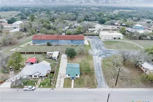 610 N Fair St, Gonzales, TX 78629 - Photo 20