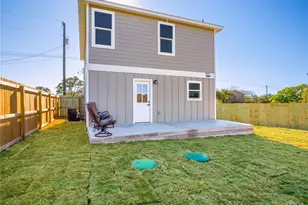 303 Cedarhill Dr, Marble Falls, TX 78654 - Photo 18