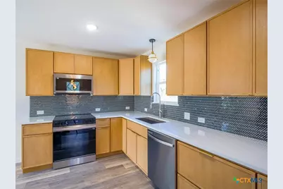 303 Cedarhill Drive, Marble Falls, TX 78654 - Photo 8