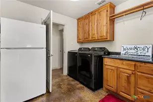 381 Schneider Rd, Seguin, TX 78155 - Photo 18