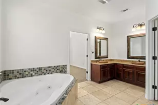 837 Lakeview Trail, Mcqueeney, TX 78123 - Photo 6