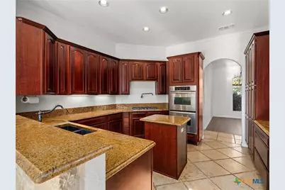 837 Lakeview Trail, Mcqueeney, TX 78123 - Photo 12