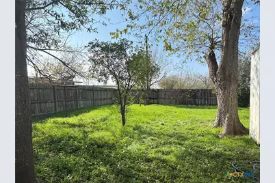1316 N Olive Street, Seguin, TX 78155 - Photo 32
