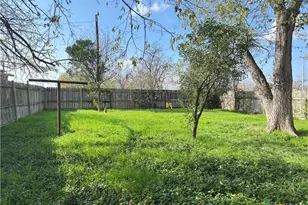 1316 N Olive St, Seguin, TX 78155 - Photo 30