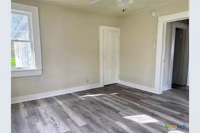 1316 N Olive Street, Seguin, TX 78155 - Photo 22