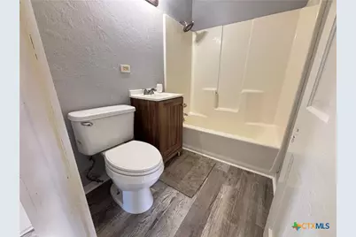 1316 N Olive Street, Seguin, TX 78155 - Photo 28