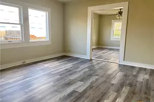 1316 N Olive St, Seguin, TX 78155 - Photo 12