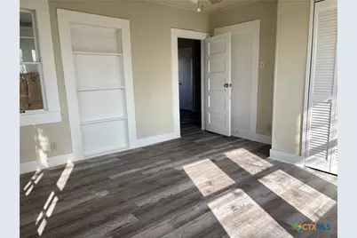 1316 N Olive Street, Seguin, TX 78155 - Photo 24