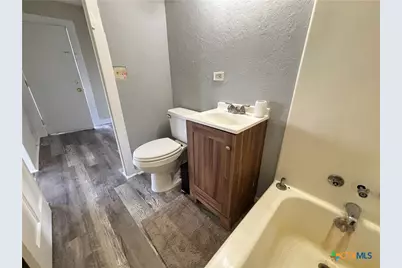 1316 N Olive Street, Seguin, TX 78155 - Photo 30