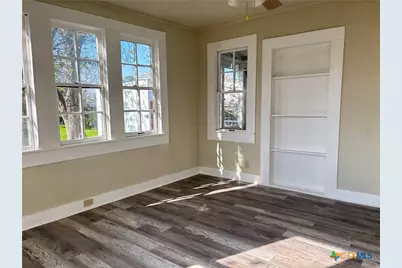 1316 N Olive Street, Seguin, TX 78155 - Photo 26