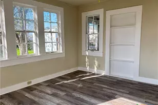 1316 N Olive St, Seguin, TX 78155 - Photo 26