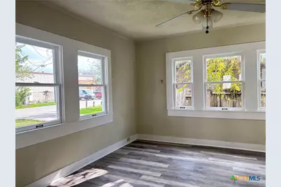 1316 N Olive Street, Seguin, TX 78155 - Photo 24