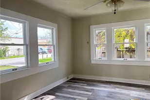 1316 N Olive St, Seguin, TX 78155 - Photo 24