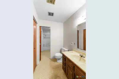 614 Sarah Street, Edna, TX 77957 - Photo 16