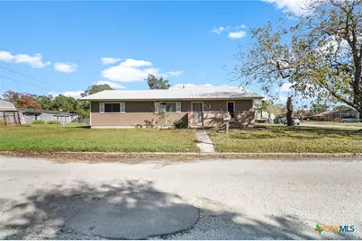 614 Sarah Street, Edna, TX 77957 - Photo 1