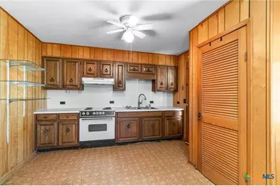 614 Sarah Street, Edna, TX 77957 - Photo 10