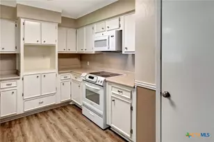 919 Eden Roc St, Victoria, TX 77904 - Photo 12