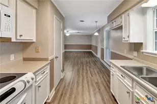 919 Eden Roc St, Victoria, TX 77904 - Photo 14