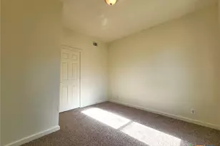 209 S 27th St, Temple, TX 76504 - Photo 16