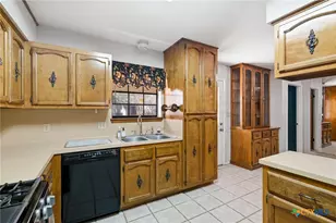 105 Chesapeake Ave, Victoria, TX 77904 - Photo 14