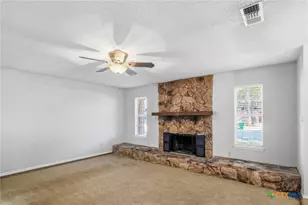 105 Chesapeake Ave, Victoria, TX 77904 - Photo 6