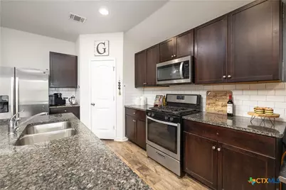 313 Northshore Trail, New Braunfels, TX 78130 - Photo 4