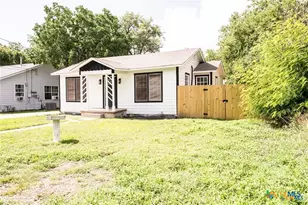 1004 E Buena Vista Ave, Victoria, TX 77901 - Photo 1