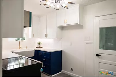 1004 E Buena Vista Avenue, Victoria, TX 77901 - Photo 6