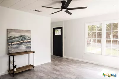 1004 E Buena Vista Avenue, Victoria, TX 77901 - Photo 2