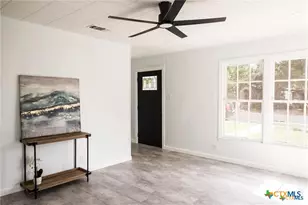 1004 E Buena Vista Ave, Victoria, TX 77901 - Photo 2