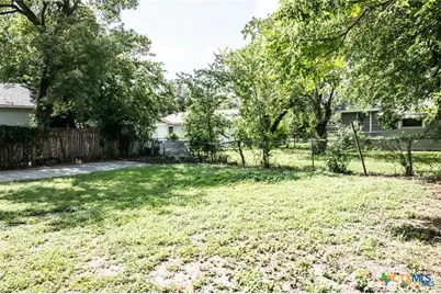 1004 E Buena Vista Avenue, Victoria, TX 77901 - Photo 20