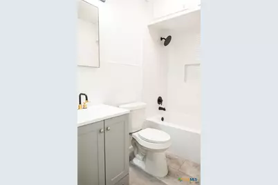1004 E Buena Vista Avenue, Victoria, TX 77901 - Photo 8