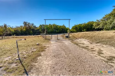 20949 Firefly Road, Florence, TX 76527 - Photo 2