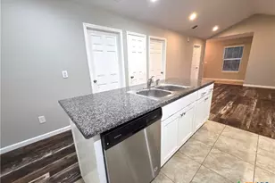 408 Clay Ridge, Canyon Lake, TX 78133 - Photo 4