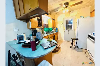 2126 Brookshire, Arlington, TX 76010 - Photo 10