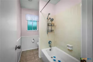 960 Twin Oaks Dr, New Braunfels, TX 78130 - Photo 24