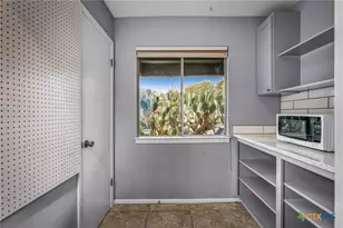 960 Twin Oaks Dr, New Braunfels, TX 78130 - Photo 14