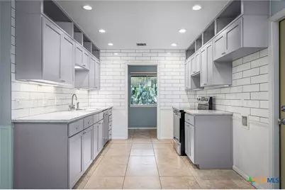 960 Twin Oaks Drive, New Braunfels, TX 78130 - Photo 1