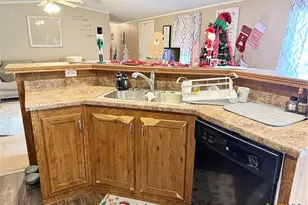 107 Dallas St, Goliad, TX 77963 - Photo 10