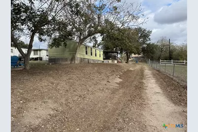 107 Dallas Street, Goliad, TX 77963 - Photo 22