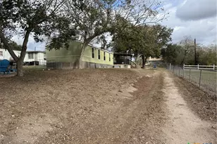 107 Dallas St, Goliad, TX 77963 - Photo 22