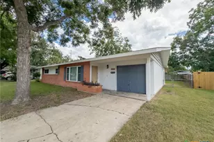 1003 Fern Ln, Victoria, TX 77904 - Photo 4