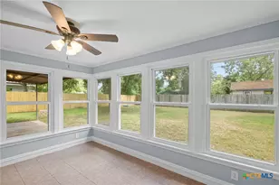 1003 Fern Ln, Victoria, TX 77904 - Photo 12